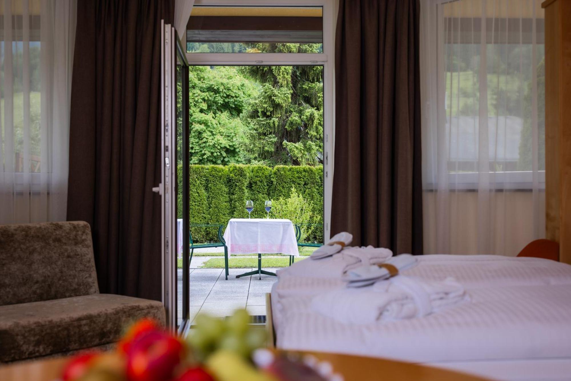 باد كلينكيرشهايم Alpine Spa Residence المظهر الخارجي الصورة