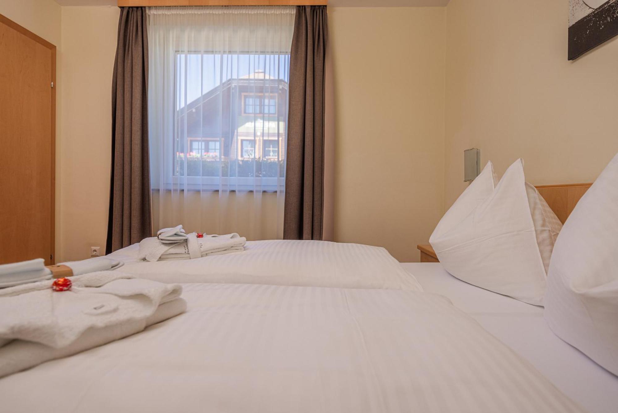 باد كلينكيرشهايم Alpine Spa Residence المظهر الخارجي الصورة